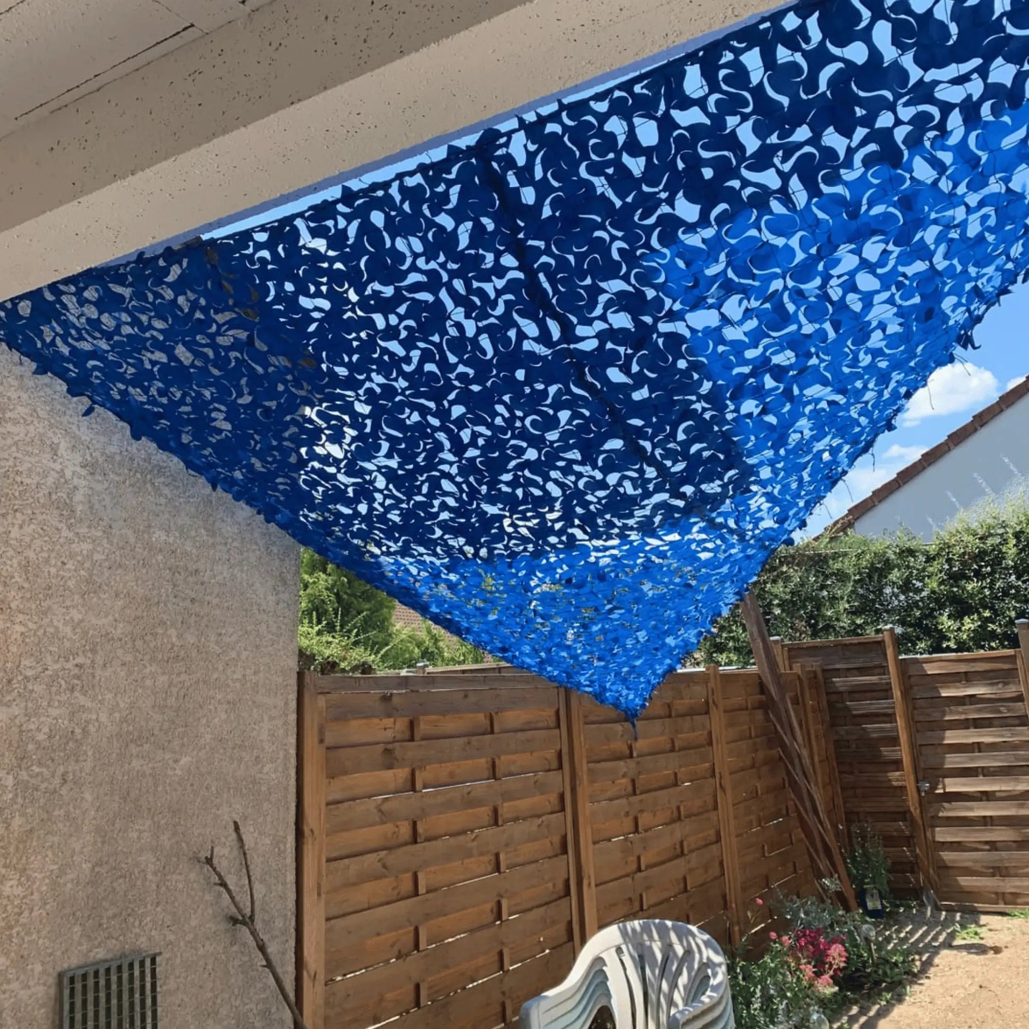 Filet camouflage triangulaire bleu