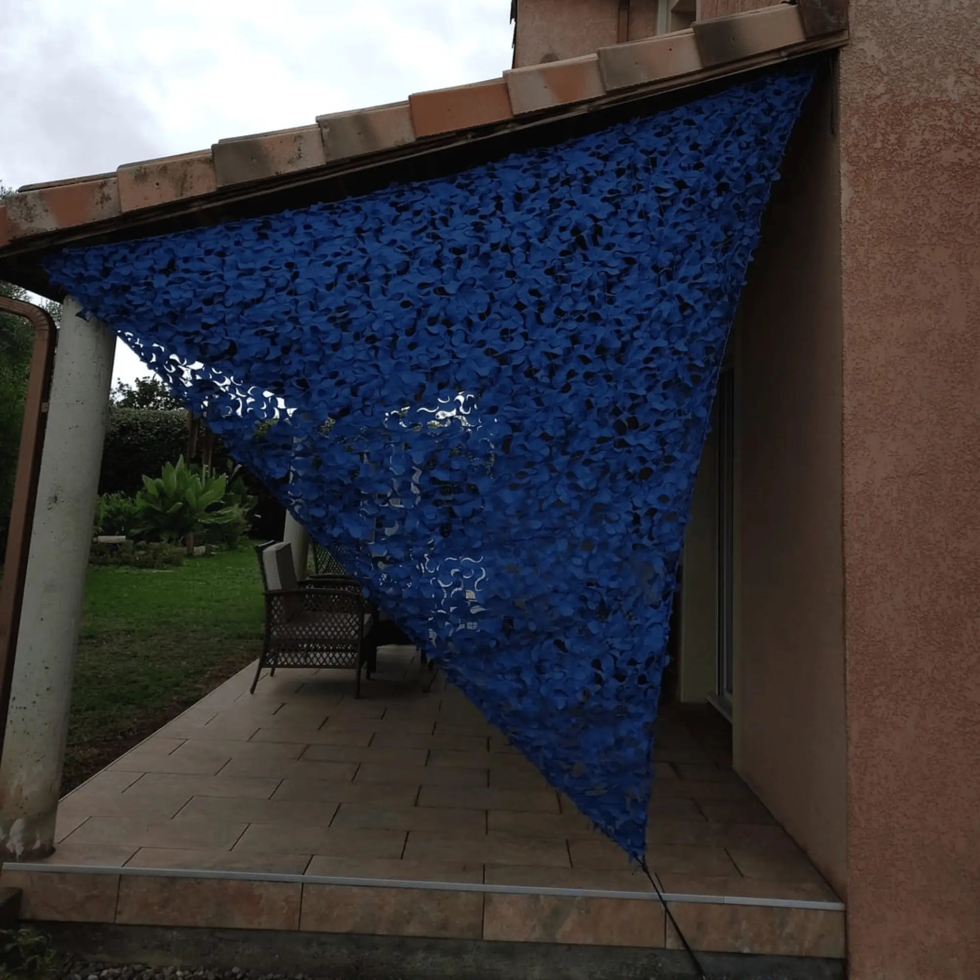 Filet camouflage triangulaire bleu