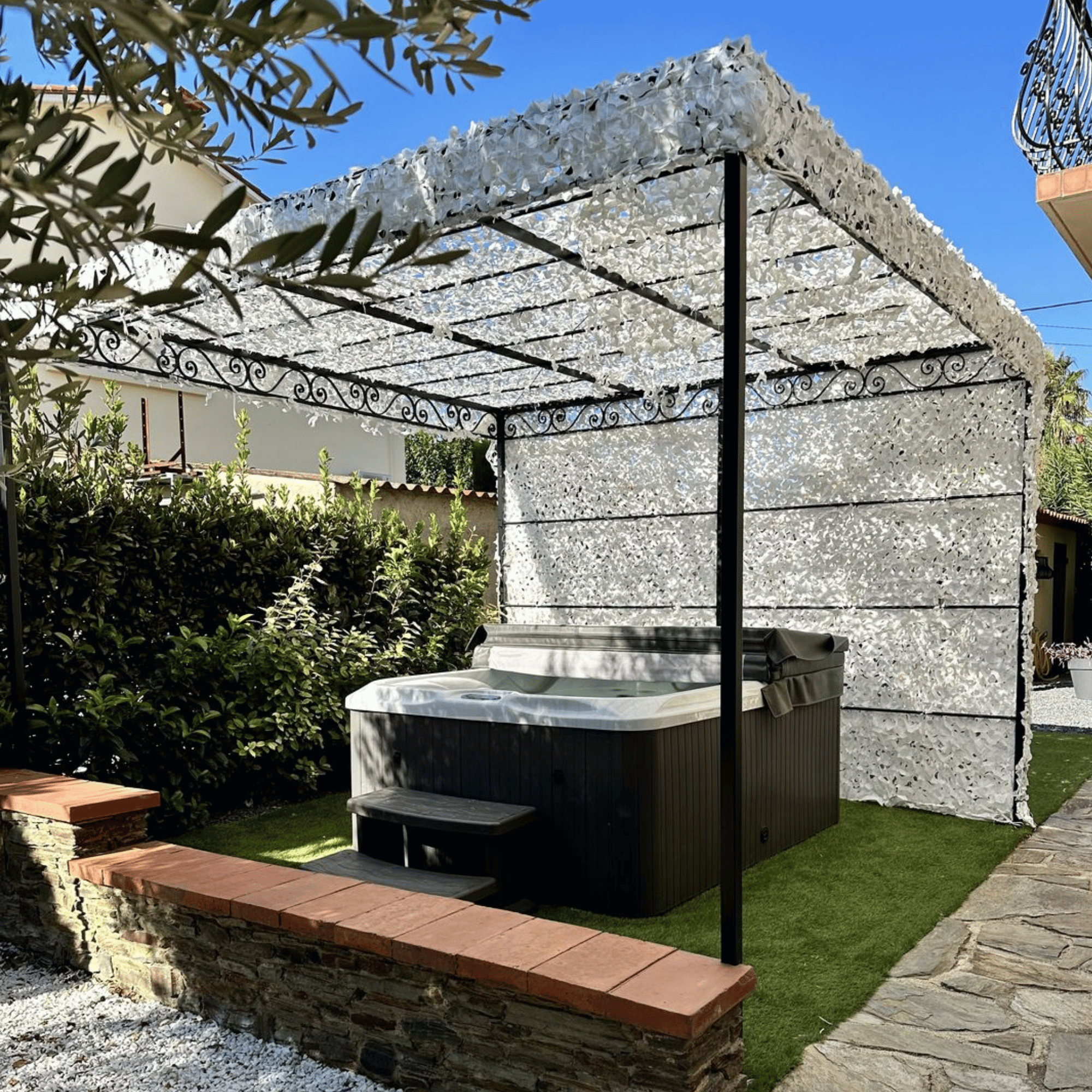 Reinforced grey camouflage net