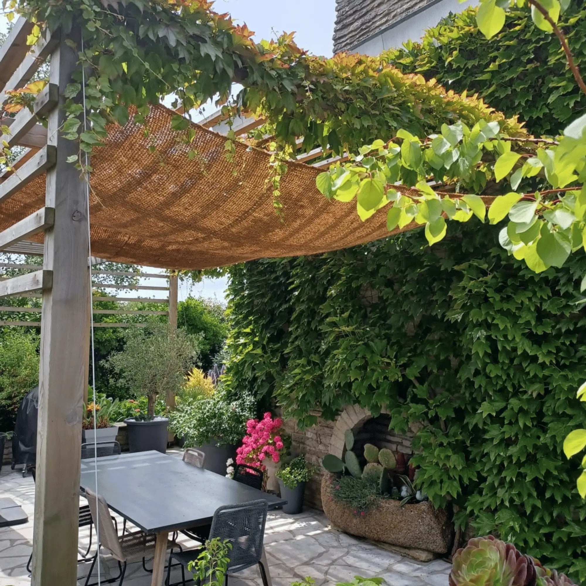 Coconut fiber camouflage net