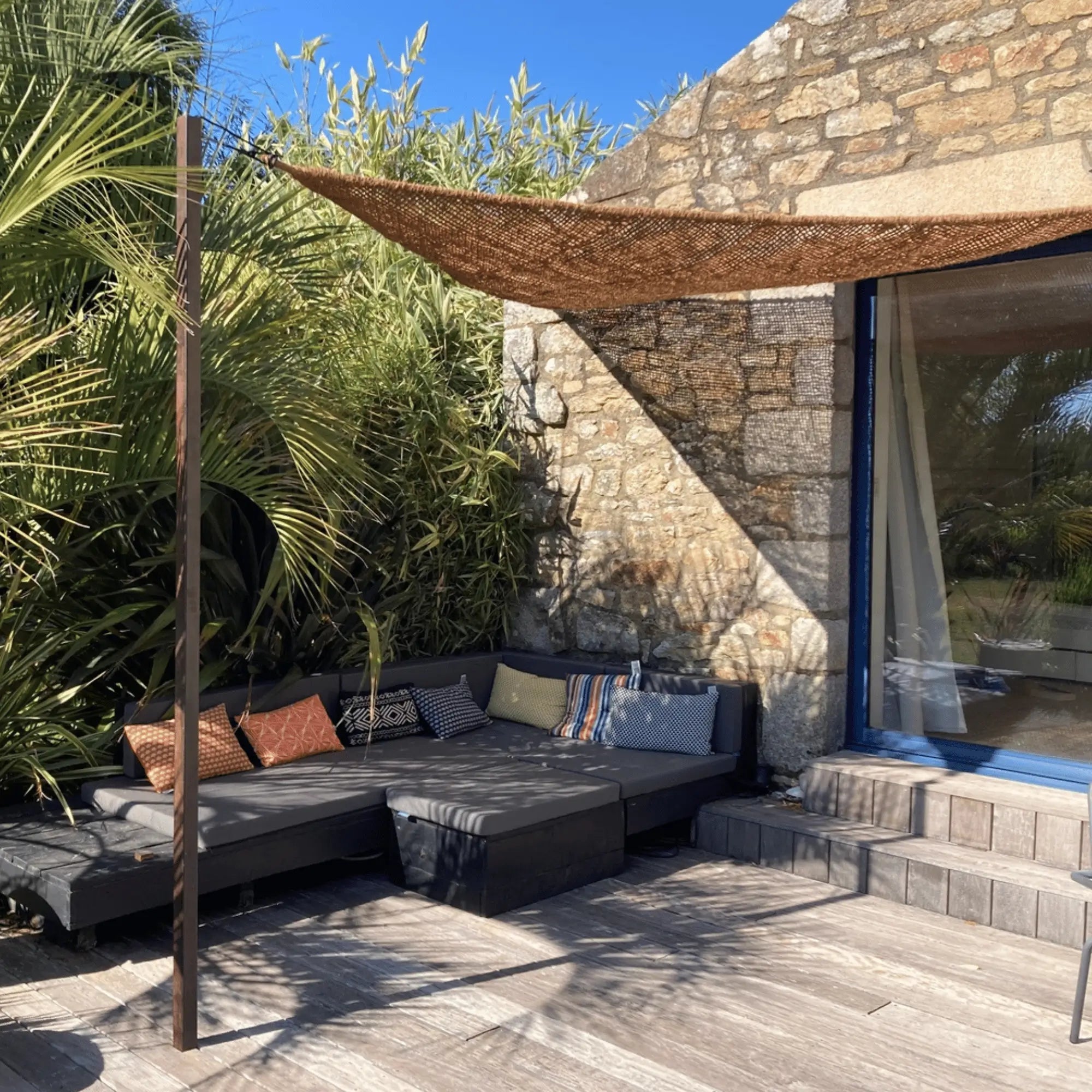 Coconut fiber camouflage net