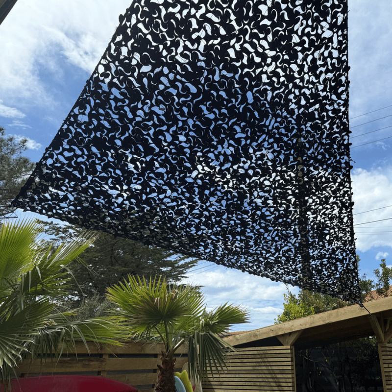 Black triangular camouflage net