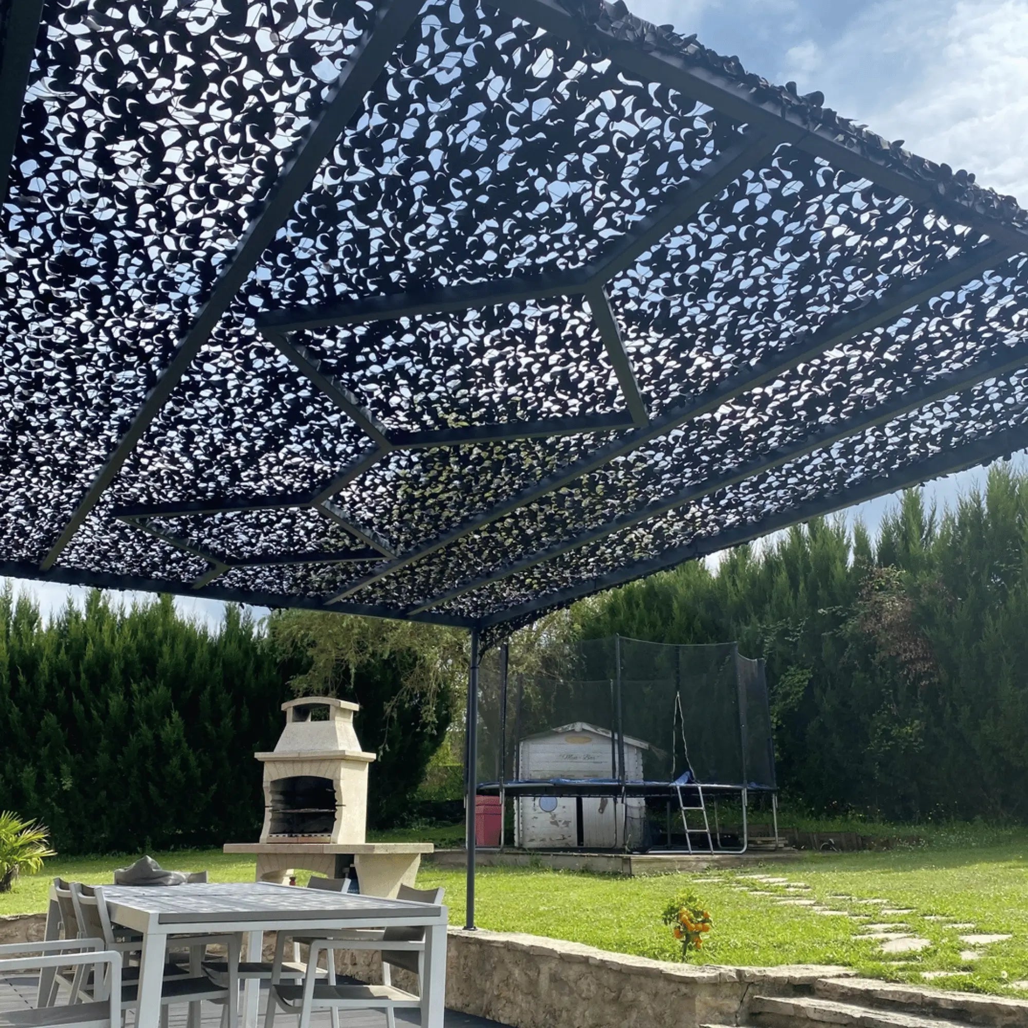 filet camouflage noir pergola
