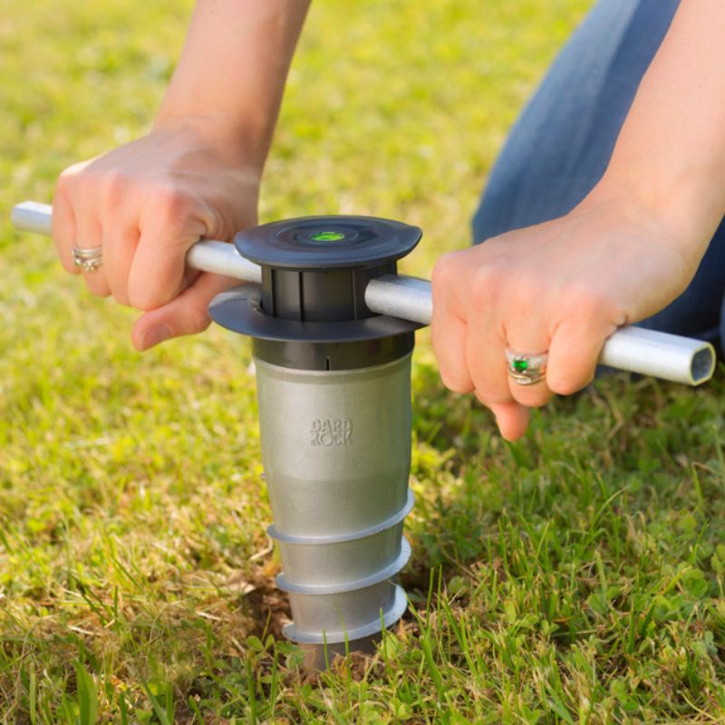 Anchoring base for telescopic masts