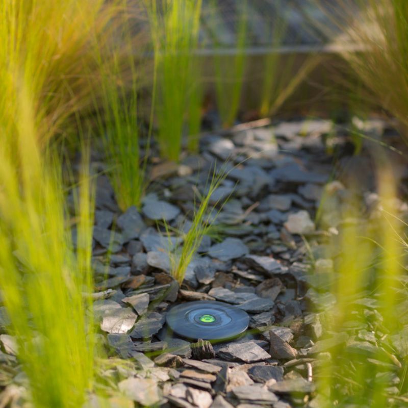 Anchoring base for telescopic masts